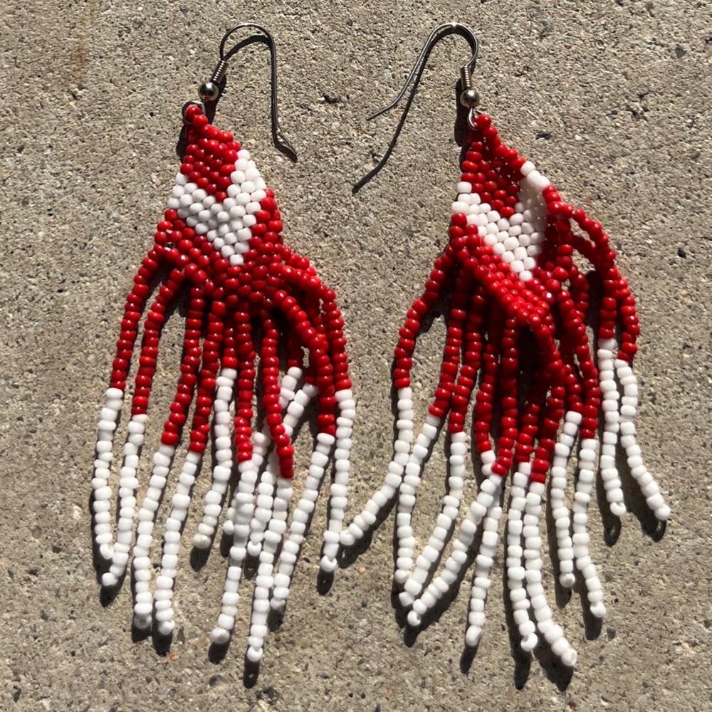 Vintage Native American Red White Arrow Bead Fringe Women’s Earrings Sz 4”